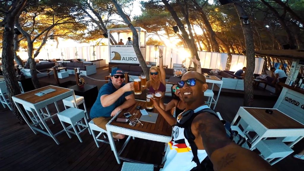 Visit Auro Cocktail Bar at Zlatni Rat for good vibes and a cold beer