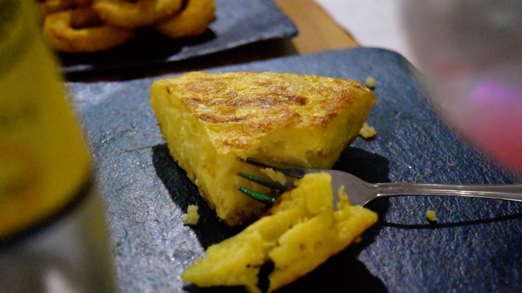 The Spanish tortilla de patatas (also known as a Spanish omeltte) consists of potatoes, egg, and onions. Simple yet so delicious!