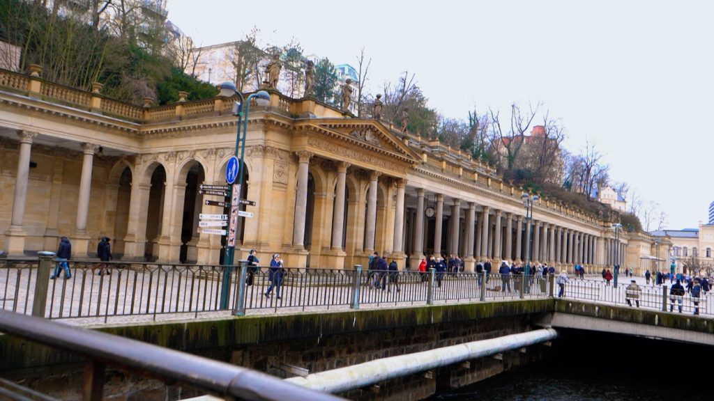 Originally made from wood, the Mill Colonnade was built so that people could enjoy the hot springs regardless of the weather